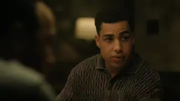 Polo top de Zara llevado por Ofc. Jonah Silver (Marcus Scribner) visto en Boston Blue (S01E07)