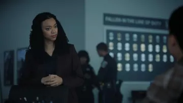 Theory Classic Fitted Shirt worn by Det. Lena Silver (Sonequa Martin-Green) as seen in Boston Blue (S01E10)