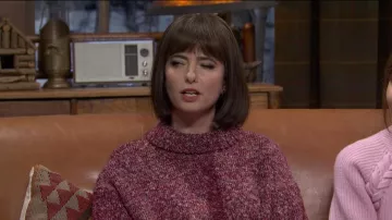 Pull Proenza Schouler Sol porté par Sarah Sherman tel qu’on le voit dans Saturday Night Live (S51E13)