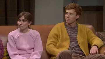 Jersey Isabel Marant Tulliam llevado por Veronika Slowikowska visto en Saturday Night Live (S51E13)