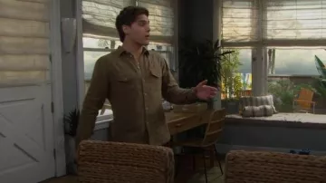 Chemise Rowan Leeds portée par Will Spencer (Crew Morrow) telle que vue dans The Bold and the Beautiful le 10 février 2026
