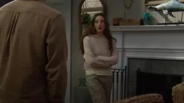 Et maintenant, ce sweat à capuche Sweat Pull matelassé porté par Melissa Dylan (Sydney Bullock) tel que vu dans The Bold and the Beautiful du 10 février 2026