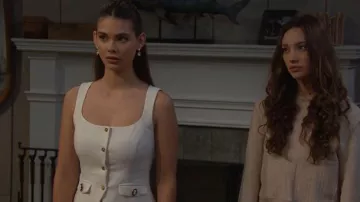 Gilet en sergé Azra de French Connection porté par Electra Forrester (Laneya Grace) tel que vu dans The Bold and the Beautiful le 10 février 2026