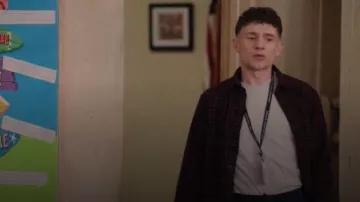 Chemise à carreaux en flanelle Uniqlo portée par Jacob Hill (Chris Perfetti) telle que vue dans Abbott Elementary (S05E14)