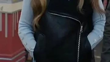 Gilet en cuir porté par Max Mitchell dans Wild Cards | Cole et Max • « Je suis désolé » [S1]