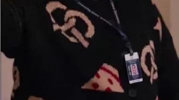 Cardigan porté par (Keyla Monterroso Mejia) à l’école élémentaire Abbott