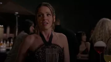 Alexis Black Lace Halter Jumpsuit llevado por la paramédica Lyla 'Lizzie' Novak (Jocelyn Hudon) visto en Chicago Fire (S14E12)