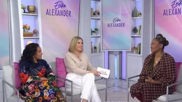 Vestido Midi de seda estampado Dries Van Noten Divani que llevó Erika Alexander en Today with Jenna & Sheinelle el 2 de marzo de 2026