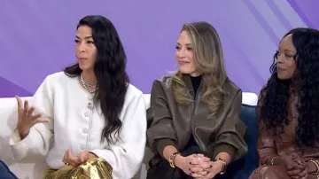 Chaqueta sin cuello Emlie de Steve Madden llevada por Rebecca Minkoff tal como se ve en Today el 3 de marzo de 2026