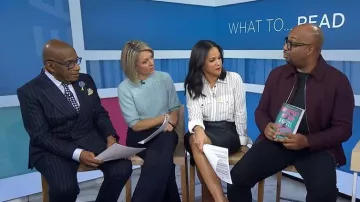 Boucles d’oreilles pendantes en forme de larme Lisi Lerch portées par Dylan Dreyer telles que vues dans Today le 4 mars 2026