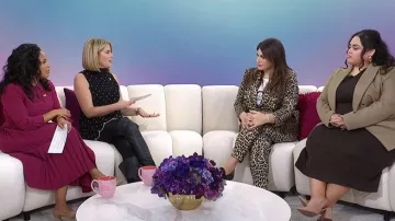 Pantalones rectos con estampado de leopardo Lago de Veronica Beard llevados por Katie Sturino tal como se ve en Today, el 5 de marzo de 2026