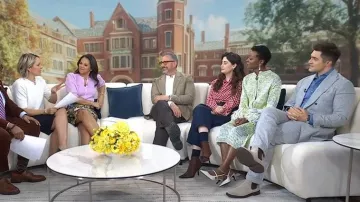 Botines de cuero Prada usados por Charly Clive como se ve en Today el 5 de marzo de 2026