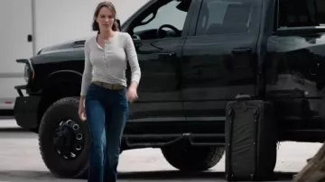 Boot Barn Kimes Ranch Jennifer Jeans worn by Belle Skinner (Arielle Kebbel) as seen in Marshals (S01E02)