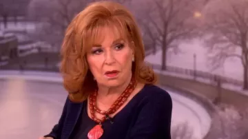 Julietta Luma Silver-ton portée par Joy Behar telle que vue dans The View le 10 mars 2026