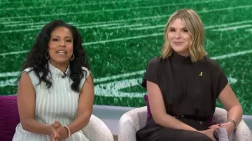 Mono de manga con cinturón de mango y mango usado por Jenna Bush Hager, visto en Today with Jenna & Sheinelle el 10 de marzo de 2026