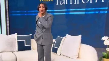 Blazer Silver Chelsea llevado por Tamron Hall visto en el Tamron Hall Show el 27 de febrero de 2026