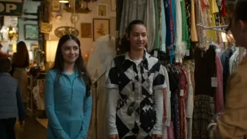 Combinaison à manches courtes à manches courtes portée par Casey (Liv Lindell) comme on le voit dans It’s Not Like That (S01E07)