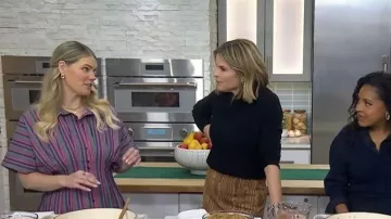 Exchise El vestido camisa de Tobie que lleva Jenn Lueke visto en Today with Jenna & Sheinelle el 11 de marzo de 2026