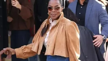 Chaqueta corta de ante de Oprah Winfrey Winfrey en la Semana de la Moda de París 2026 Oprah Winfred cierra la Semana de la Moda de París con dos looks atrevidos