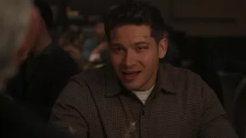 Chemise Vince en mélange coton à boutons portée par Evan Buckley (Oliver Stark) telle que vue dans le 9-1-1 (S09E12)