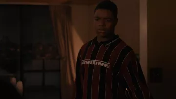 Camisa polo de rayas de Martine Rose llevada por Harry Grant (Elijah M. Cooper) vista en 9-1-1 (S09E12)