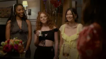 Bella Venice La jupe Rosie portée par Summer (Rachel Stubington) telle que vue dans Shrinking (S03E07)