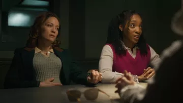 Blazer de boda Smythe Patch Pocket llevado por Angie Polaski (Erika Christensen) visto en Will Trent (S04E10)