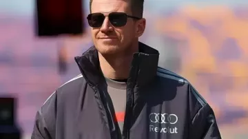 ¿Chaqueta Nico Hülkenberg F1 Grand Prix of China en ???? Sauber vs Haas para LA VICTORIA? F1 25 Nico Hulkenberg Carrera | GP 100% de China