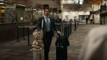 Paravel Aviator Shell Carry-on Suitcase worn by Russell McIntosh (Patrick J. Adams) as seen in The Madison (S01E01)