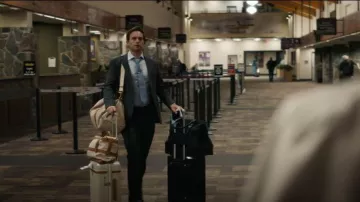 Paravel Grand Tour Duffel Bag worn by Russell McIntosh (Patrick J. Adams) as seen in The Madison (S01E01)