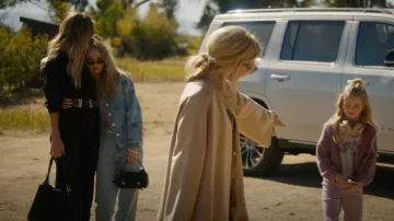 Bottega Veneta Paracaídas Medio de cuero usado por Abigail Reese (Beau Garrett) como se ve en The Madison (S01E01)