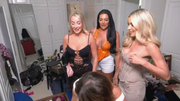 Pitmayo Rio Dreams Cowl Neck Halter porté par Abbie Holborn tel que vu dans Geordie Shore (S26E09)