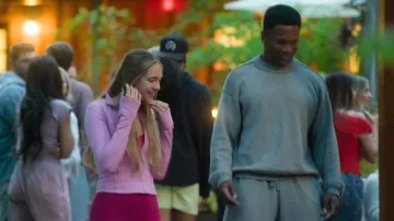 Veste courte Lululemon Define portée par Pfeifer Hill telle que vue dans Age of Attraction (S01E01)