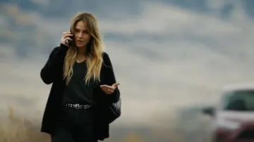 Bottega Veneta Gran bolsa paracaídas que lleva Abigail Reese (Beau Garrett) como se ve en The Madison (S01E03)