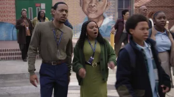 Cardigan court en fil soufflé Uniqlo porté par Janine Teagues (Quinta Brunson) tel que vu dans Abbott Elementary (S05E15)
