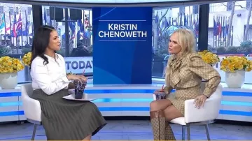 Jupe en tissu Jacquard en toile de coton Gucci GG portée par Kristin Chenoweth telle que vue dans Today le 13 mars 2026