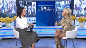 Bottes Gucci Ellis GG Supreme Cap Toe Tall portées par Kristin Chenoweth, telles que vues dans Today le 13 mars 2026