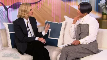 Pantalon en laine Gucci Prince of Wales porté par Tamron Hall, vu lors du Tamron Hall Show le 16 mars 2026
