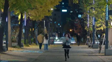 Mocassin à boucle Moc Tod’s porté par Seo Mi-rae (Jisoo) tel que vu dans Boyfriend on Demand (S01E01)