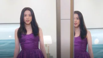 Robe mini bustière violette à fronces de Betsy Johnson portée par Seo Mi-rae (Jisoo) telle que vue dans Boyfriend on Demand (S01E02)