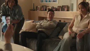 Jean en jean Zimmermann à jambes larges porté par May Grant (Corinne Massiah) tel que vu dans 9-1-1 (S09E13)