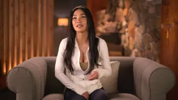 Chaqueta Lululemon Define que lleva Joleen Díaz vista en Age of Attraction (S01E02)