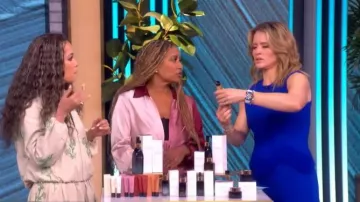 Fashion Nova Beauty In A Bottle Satin Jumpsuit llevado por Rebecca Khan en The View el 12 de marzo de 2026