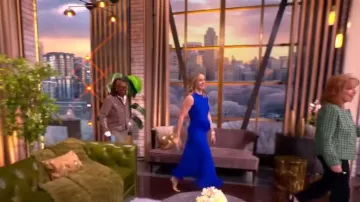 Falda midi de Ulla Johnson Paulina con flecos de punto usada por Sara Haines, tal como se ve en The View el 13 de marzo de 2026