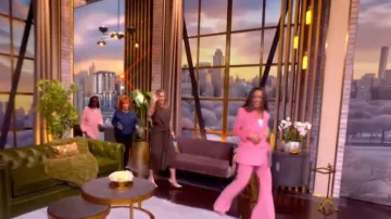 Gabriela Hearst Vesta Cotton-corduroy Straight-Leg Pan usados por Sunny Hostin tal y como se ve en The View el 13 de marzo de 2026