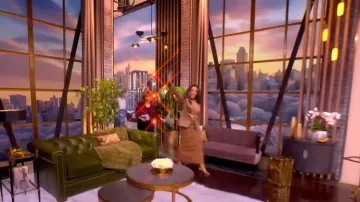 Falda transparente TWP Intent llevada por Sunny Hostin vista en The View el 17 de marzo de 2026