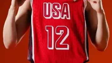 Camiseta de torneo llevada por Caitlin Clark en Caitlin Clark & Angel Reese RESÚMENES vs Italia ????