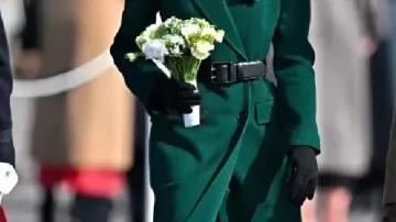 El abrigo verde que lleva Catherine, duquesa de Cambridge, en Princess Kate celebra el Día de San Patricio con la Guardia Irlandesa