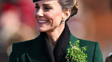 El abrigo verde del Día de la Princesa Kate Patricio en la Princesa Kate celebra el Día de San Patricio con los Irish Guards