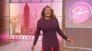 Minivestido de maillot Ferragamo llevado por Sherri Shepherd visto en Sherri el 18 de marzo de 2026